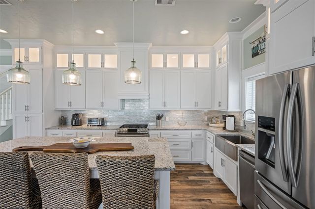 3116 James, Crystal Beach, TX 77650