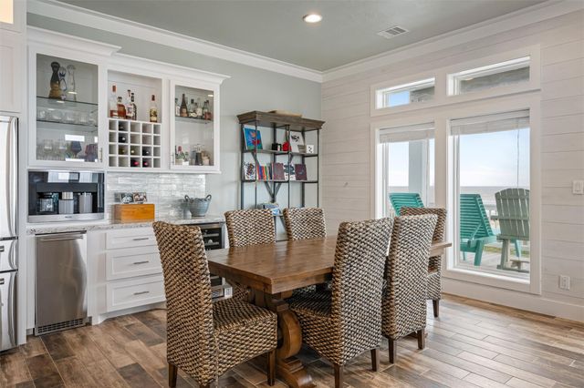 3116 James, Crystal Beach, TX 77650