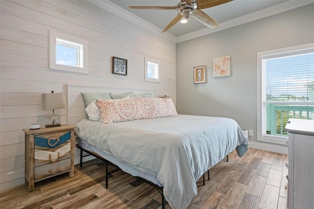 3116 James, Crystal Beach, TX 77650