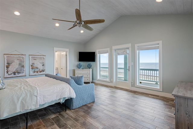 3116 James, Crystal Beach, TX 77650