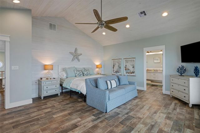 3116 James, Crystal Beach, TX 77650