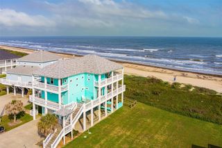 3116 James, Crystal Beach, TX 77650