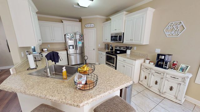 121 Tanglewood Drive, Headland, AL 36345