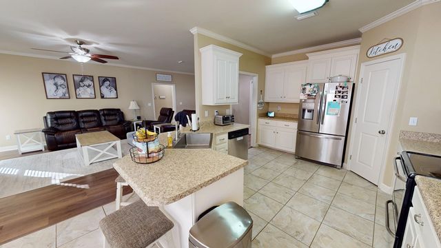 121 Tanglewood Drive, Headland, AL 36345