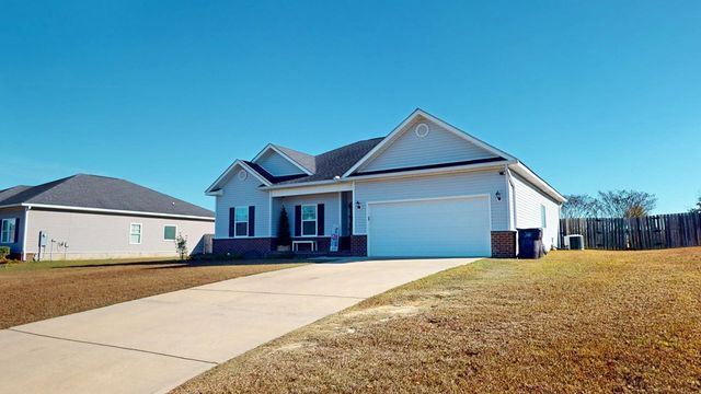 121 Tanglewood Drive, Headland, AL 36345