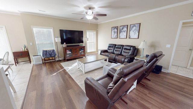 121 Tanglewood Drive, Headland, AL 36345