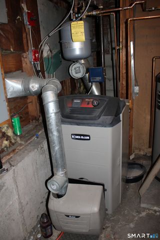 211 Macktown Road, Windsor, CT 06095