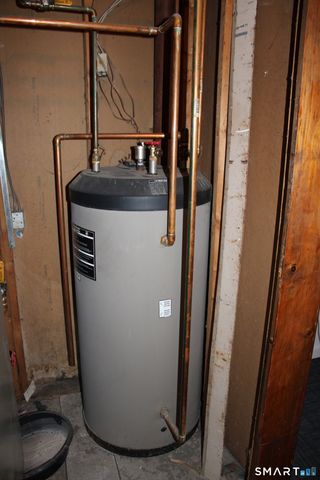 211 Macktown Road, Windsor, CT 06095