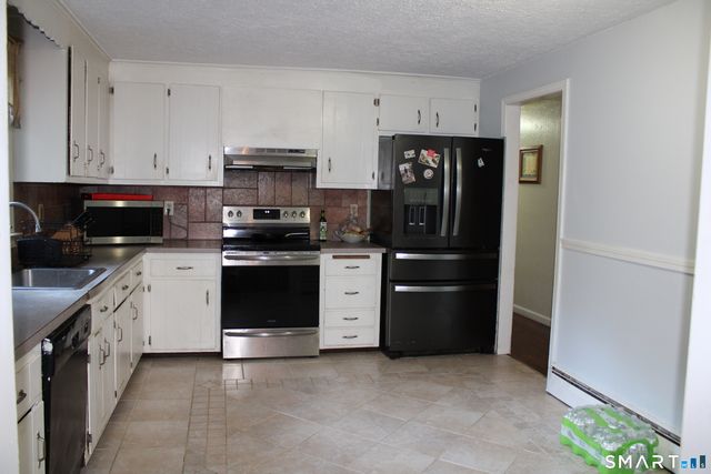 211 Macktown Road, Windsor, CT 06095