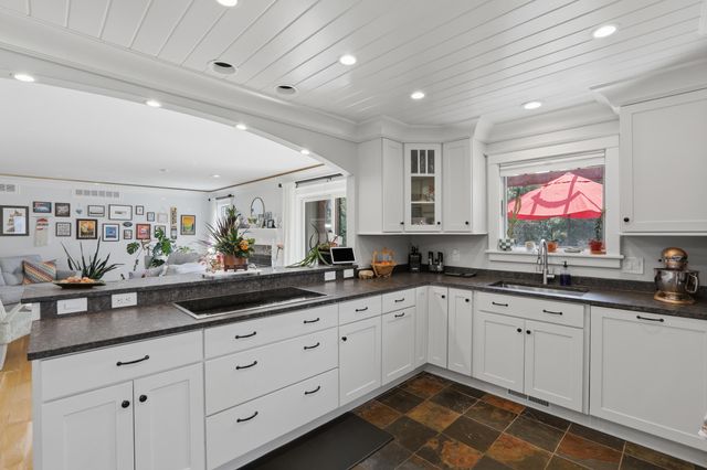 3111 Smugglers Ridge, Commerce Twp, MI 48390