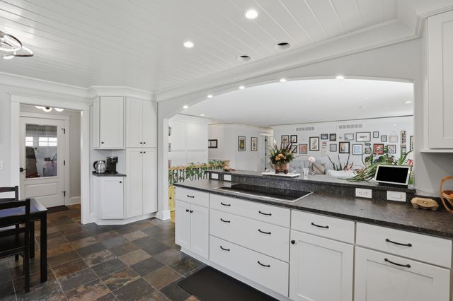 3111 Smugglers Ridge, Commerce Twp, MI 48390
