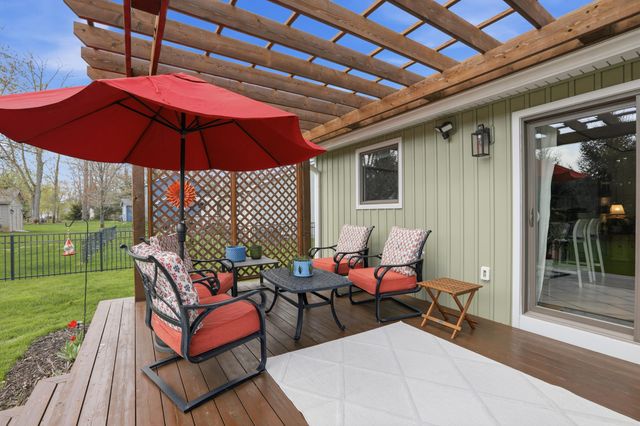 3111 Smugglers Ridge, Commerce Twp, MI 48390