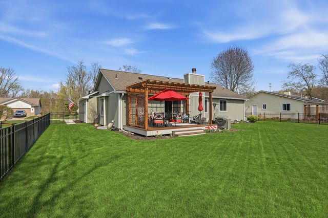 3111 Smugglers Ridge, Commerce Twp, MI 48390