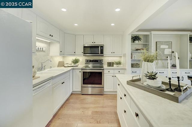 1317 Ptarmigan Dr 6, Walnut Creek, CA 94595