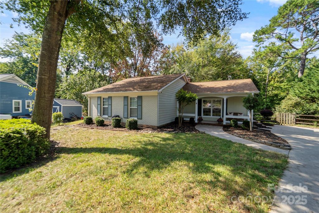 2741 Lytham Drive, Charlotte, NC 28210
