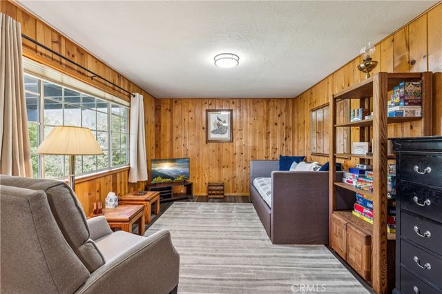 24526 Horst Drive, Crestline, CA 92325
