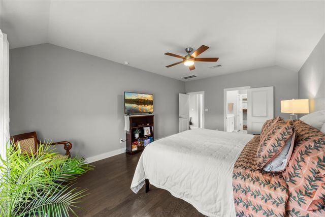 1012 S San Marcos ST, Manor, TX 78653