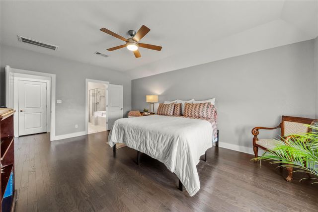 1012 S San Marcos ST, Manor, TX 78653