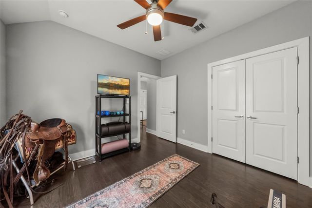 1012 S San Marcos ST, Manor, TX 78653