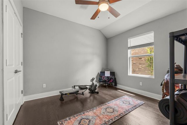 1012 S San Marcos ST, Manor, TX 78653