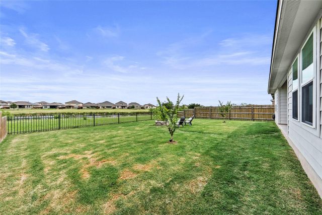 1012 S San Marcos ST, Manor, TX 78653
