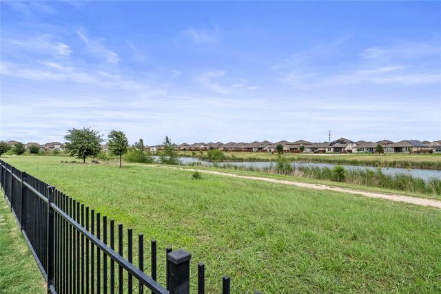 1012 S San Marcos ST, Manor, TX 78653
