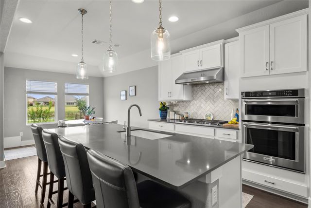 1012 S San Marcos ST, Manor, TX 78653