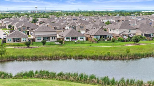 1012 S San Marcos ST, Manor, TX 78653