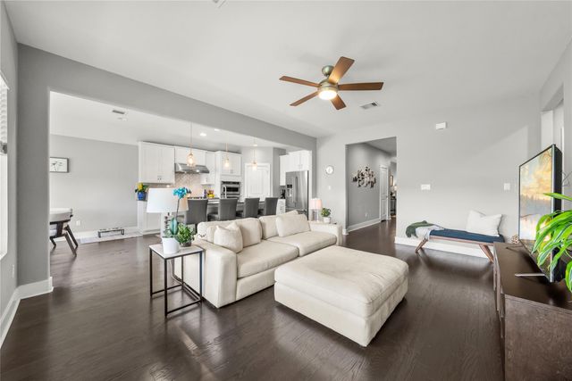 1012 S San Marcos ST, Manor, TX 78653