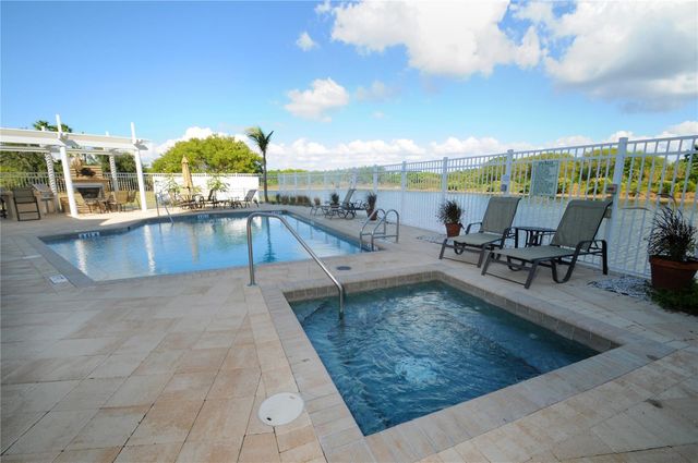 10851 MANGROVE CAY LANE NE 1212, St Petersburg, FL 33716