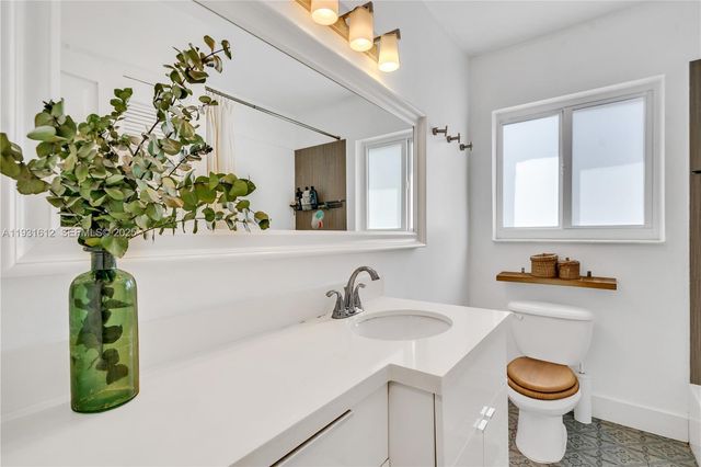 419 SW 30th Rd, Miami, FL 33129