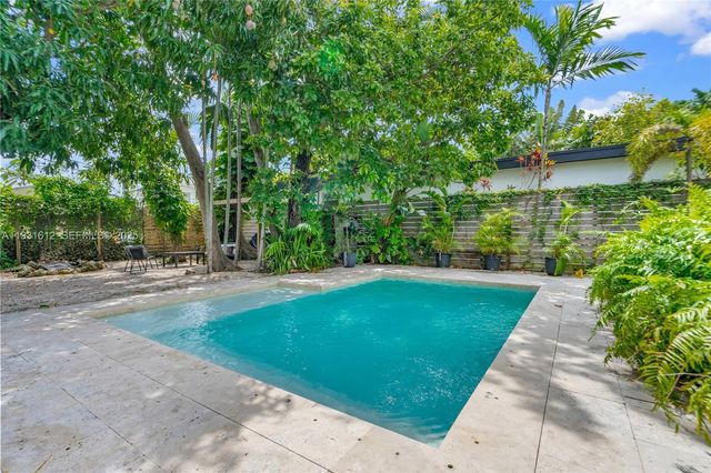 419 SW 30th Rd, Miami, FL 33129