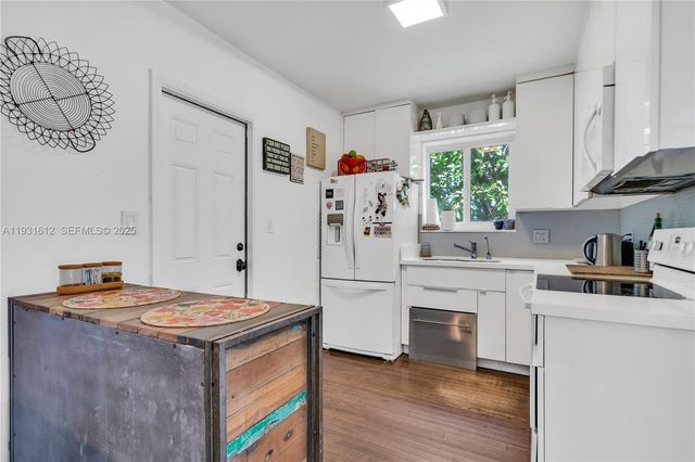 419 SW 30th Rd, Miami, FL 33129