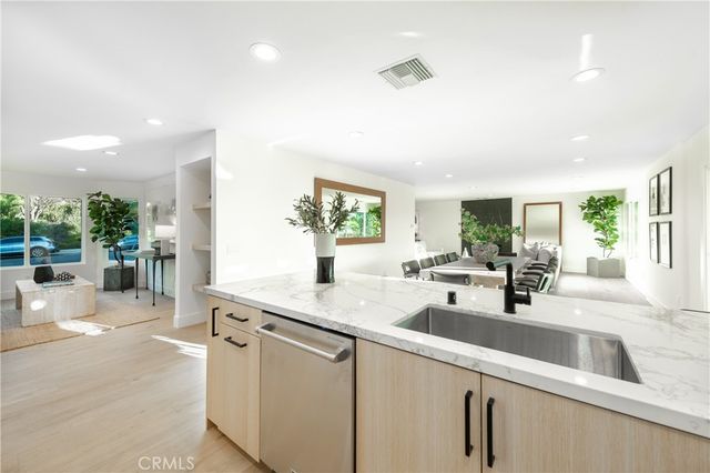 23534 Aetna, Woodland Hills, CA 91367