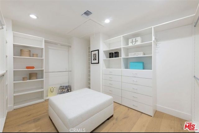 23534 Aetna, Woodland Hills, CA 91367