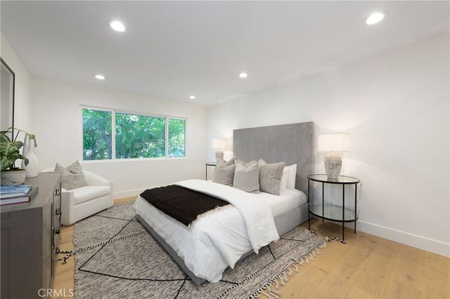 23534 Aetna, Woodland Hills, CA 91367