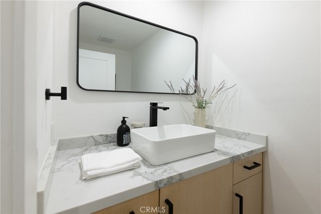 23534 Aetna, Woodland Hills, CA 91367
