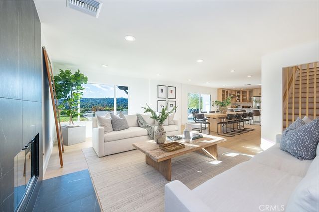23534 Aetna, Woodland Hills, CA 91367