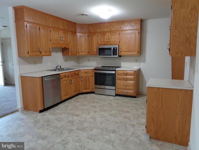 428 MARTINA DRIVE, Chambersburg, PA 17201