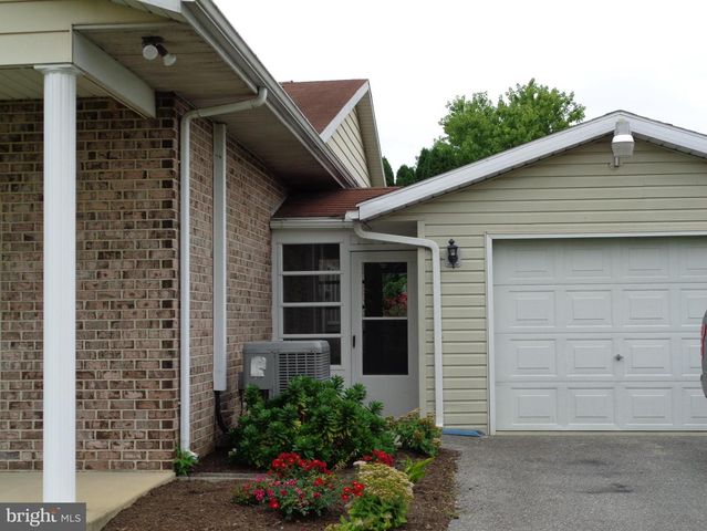 428 MARTINA DRIVE, Chambersburg, PA 17201