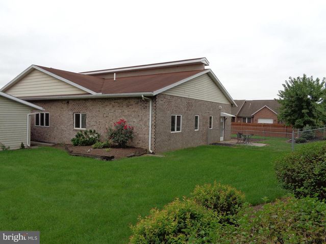 428 MARTINA DRIVE, Chambersburg, PA 17201