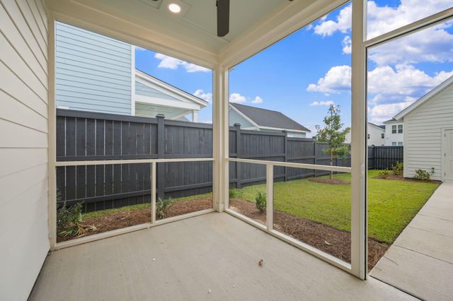 785 Blueway Avenue, Summerville, SC 29486