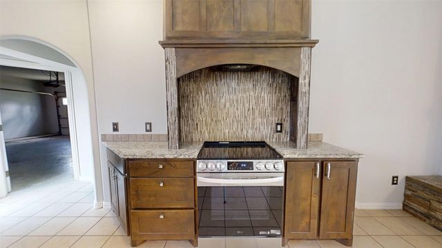 4801 Fireside Court, Granbury, TX 76049