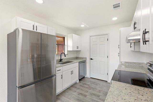 122 Sidney Drive, Glenn Heights, TX 75154