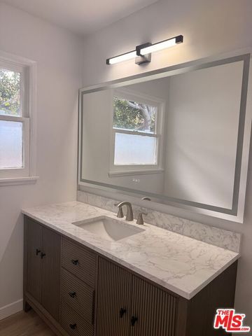 7536 Shoup Avenue, West Hills (los Angeles), CA 91307