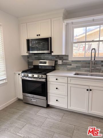 7536 Shoup Avenue, West Hills (los Angeles), CA 91307