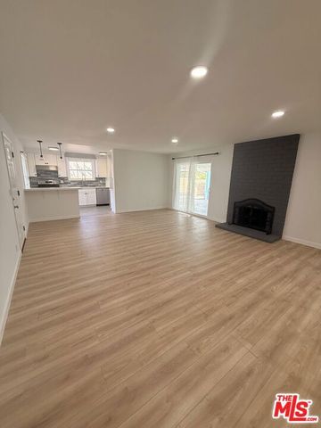 7536 Shoup Avenue, West Hills (los Angeles), CA 91307