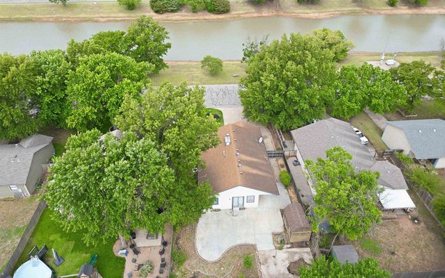 3912 S Arapaho, Wichita, KS 67215