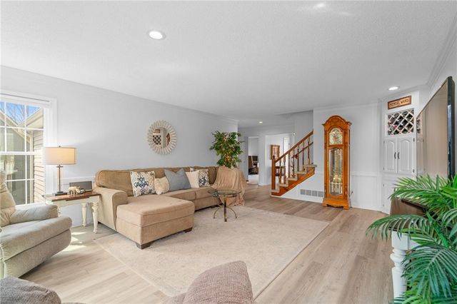 7623 Slater Street, Overland Park, KS 66204