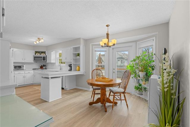 7623 Slater Street, Overland Park, KS 66204